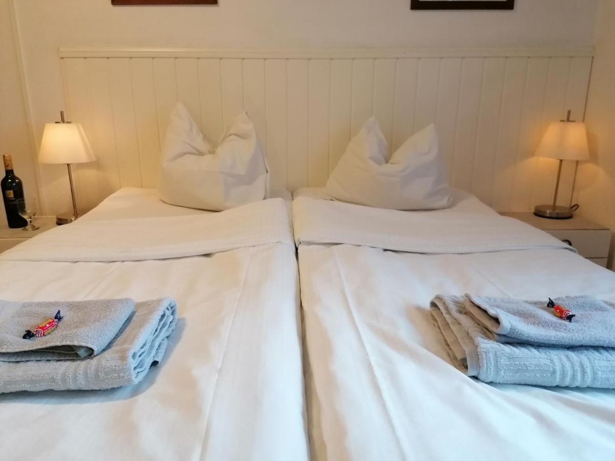 Bed & Breakfast Cronin's 3*